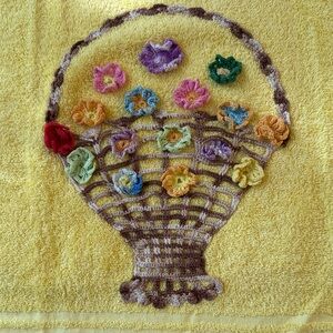 1970’s Cannon Floral Basket Embroidered Bath Towel. Granny Core. Made in USA.